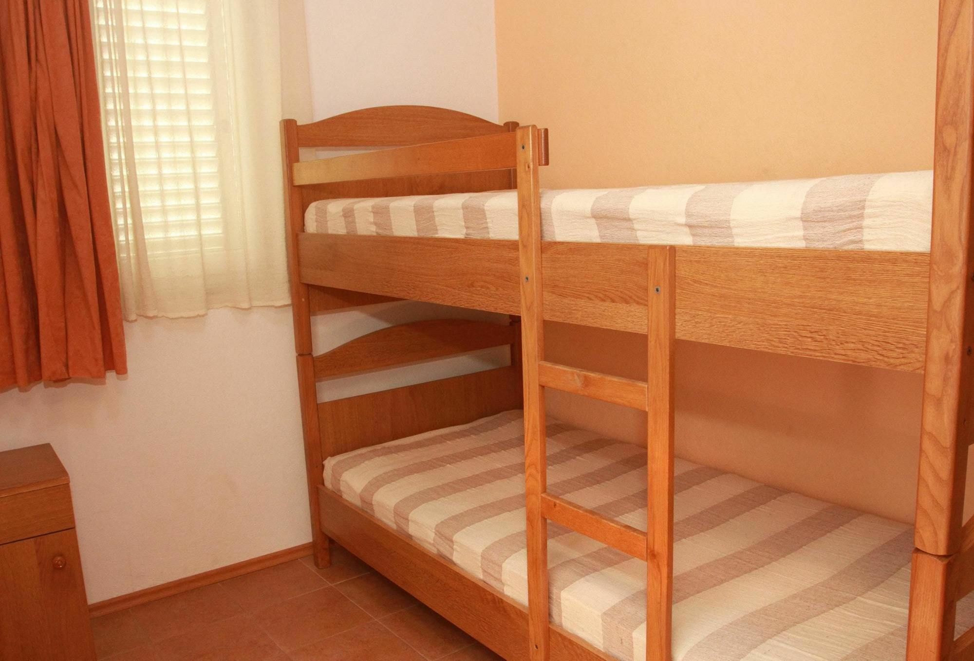 In Okrug Gornji, With Enclosed Garden And Wifi - 60 M From The * Okrug Gornji